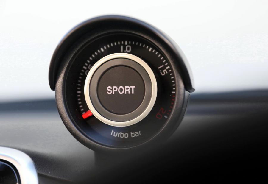 Панель приборов Abarth 595 Competizione (312) 2017 года  (AU) (фото 27 из 40)